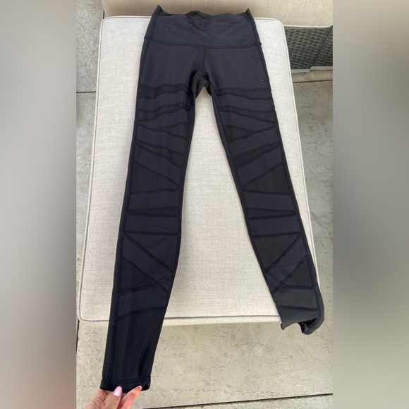 Black lululemon leggings - Picture 4 of 6